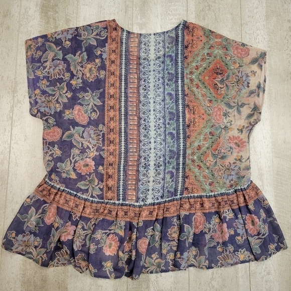 LOGO Lori Goldstein Women's Large Multicolor Oversized Semi Sheer Peplum Hem Top - Picture 5 of 6